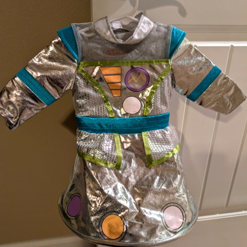 Box#25 ♨️ 5 For $35 ♨️ Girl's Robot 🤖 Costume & Gray Onesie